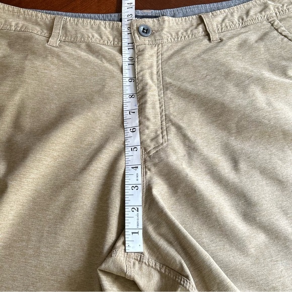 O’Neill | Men's Tan Hybrid Shorts - Picture 9 of 11